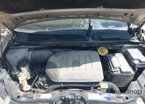 2014 Chrysler Town & Country Touring-L z USA, uszkodzony, nr VIN 2C4RC1CG1ER107844